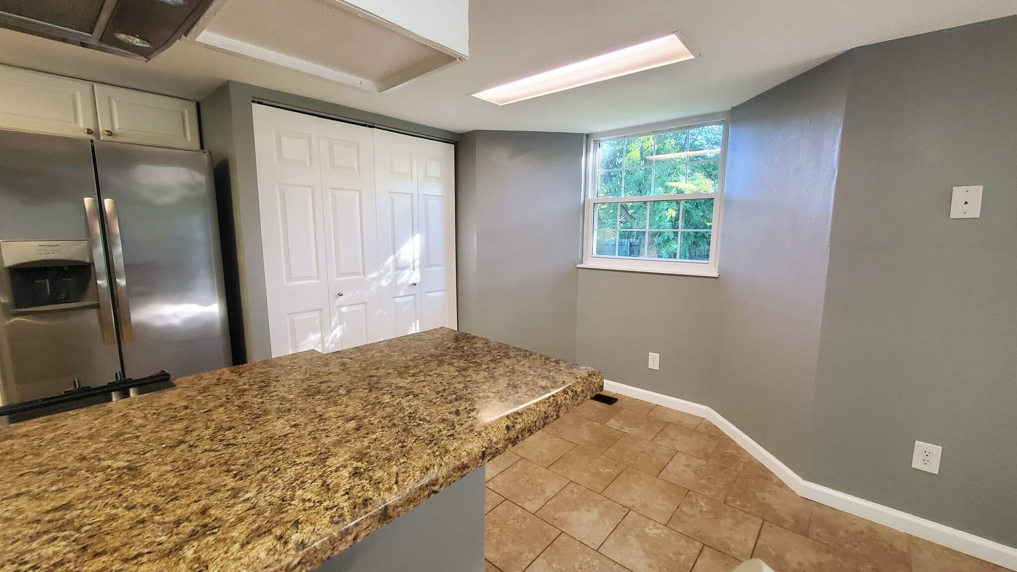 Building Photo - 313 Britanna Dr