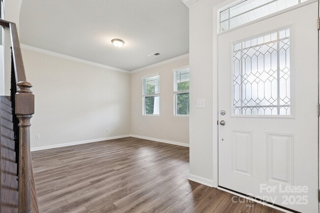 Building Photo - 17121 Carolina Pine Row