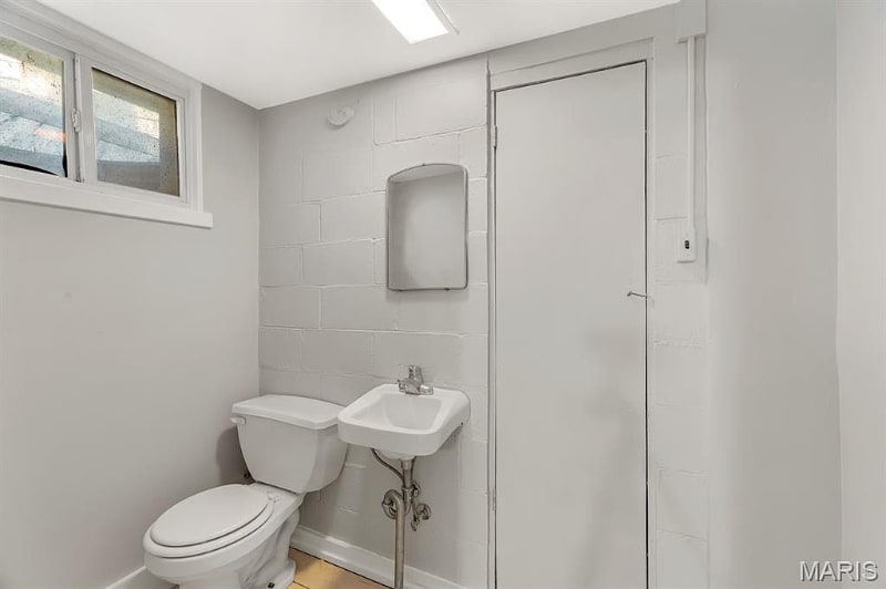 Building Photo - 3400 Milton Dr