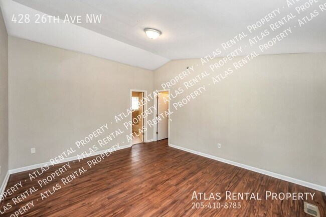 Building Photo - 428 26th Ave NW