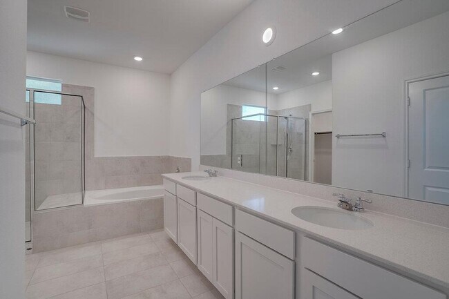 Building Photo - 1109 Winnie Dr