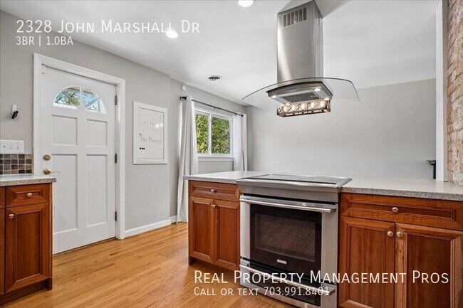 Building Photo - 2328 John Marshall Dr