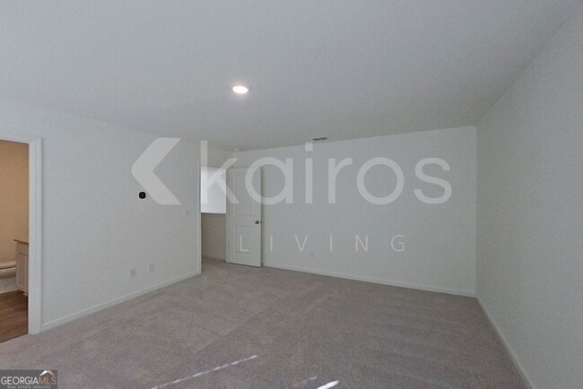 Building Photo - 112 Flat Rock Ml Trl