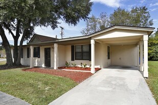 Building Photo - Hunter Army Airfield Homes