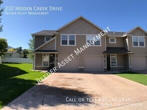 Building Photo - 232 Hidden Creek Dr