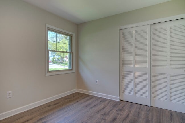 Building Photo - 507 Stonegate Dr