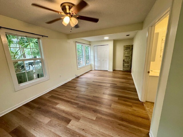 Building Photo - 352 Bonita St