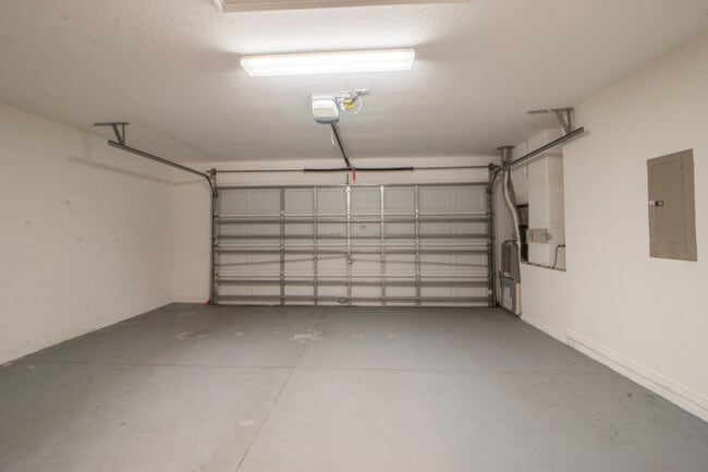 Building Photo - 661 Berwick Dr