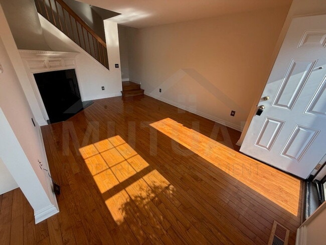 Building Photo - 38926 Country Cir