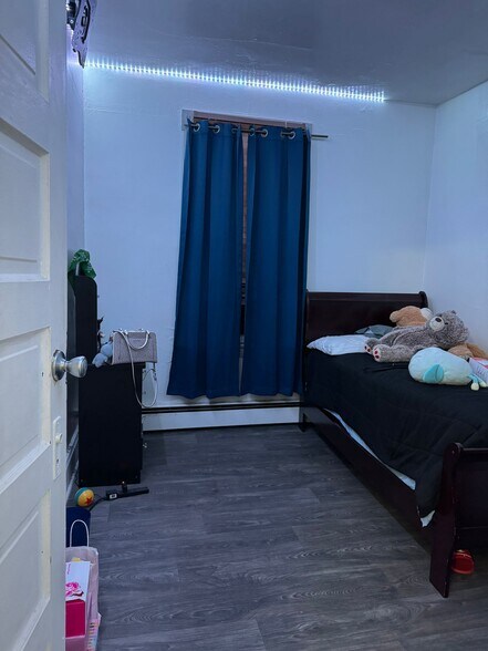 Building Photo - 31 Harrison Pl