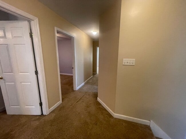 Building Photo - 832 Prairie Ln