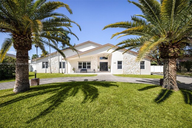 Primary Photo - 10401 SW 139th St
