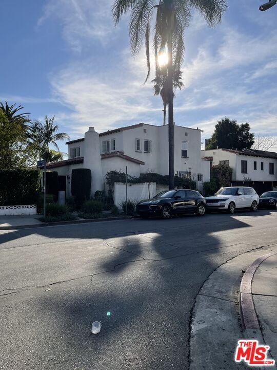 Primary Photo - 859 N Orange Grove Ave