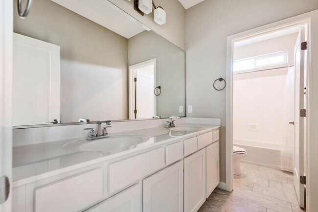 Building Photo - 2327 S Wycliff Cir