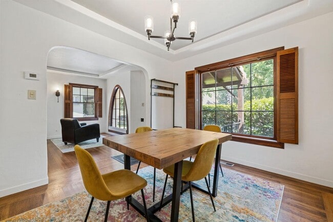 Building Photo - (POOL!) 3 bed/2 bath - 1935 Spanish Coloni...