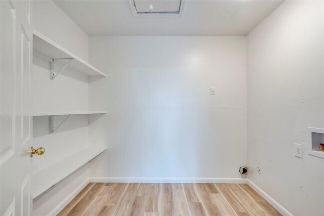 Building Photo - 1306 Glenda Dr