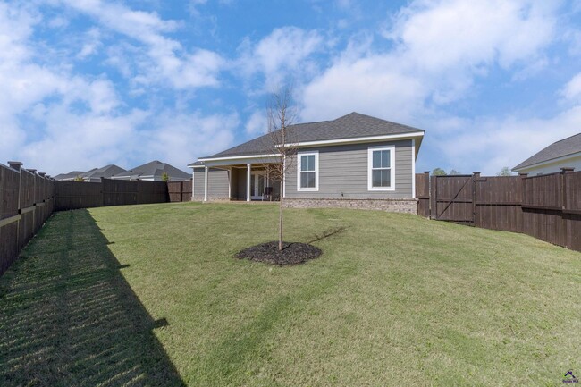 Building Photo - 210 Saraland Trl
