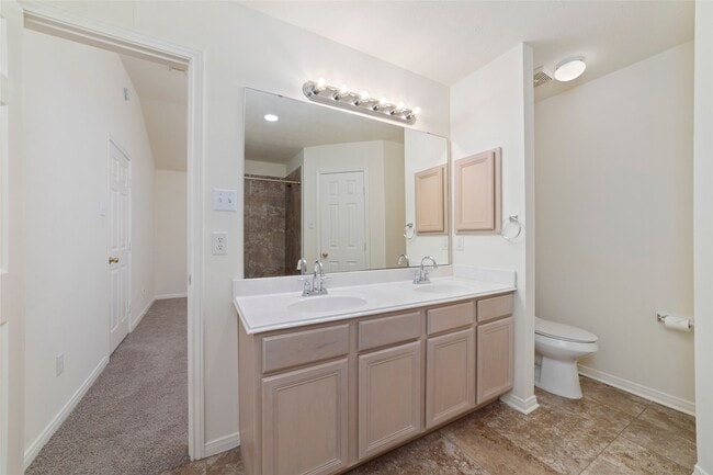 Building Photo - 17075 Great Glen Dr