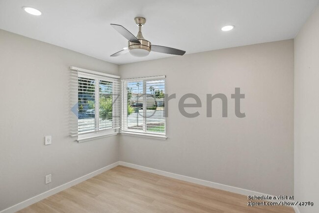 Building Photo - 1723 Laine Ave
