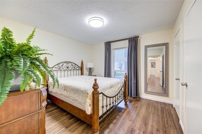 Building Photo - 1901 S Voss Rd