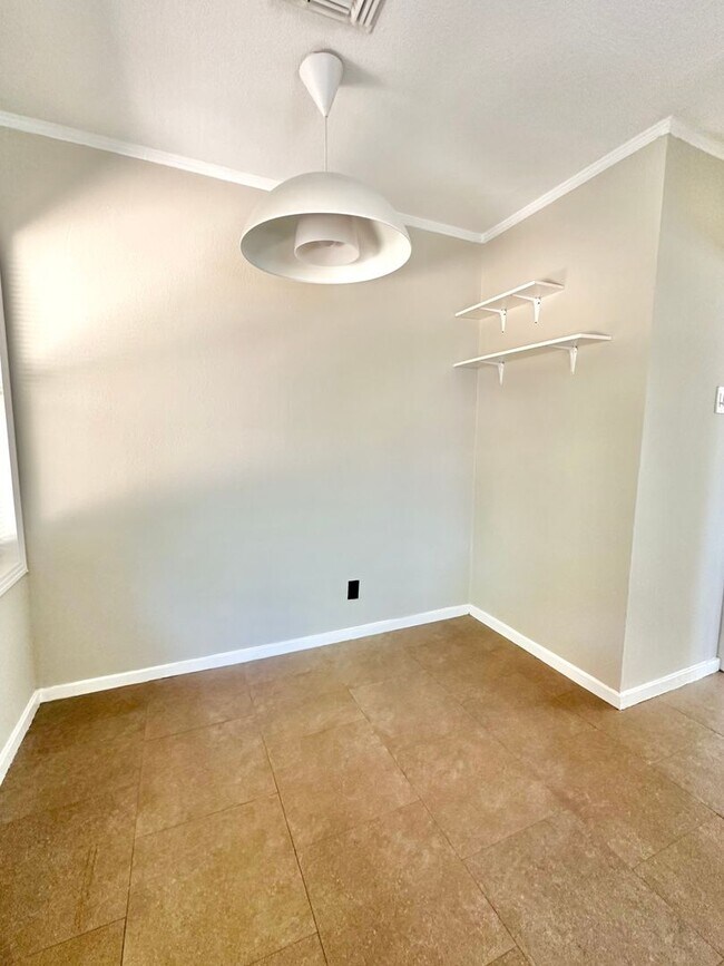 Building Photo - 2 Bed/1 Bath in Austin, TX