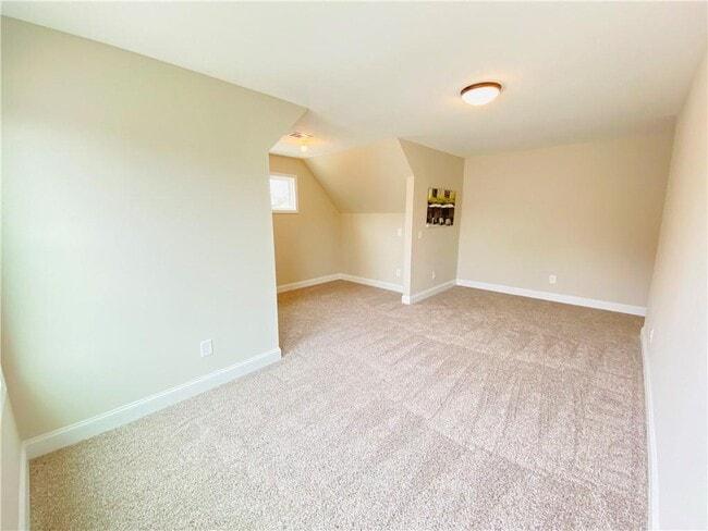 Building Photo - 6960 Diana Cir