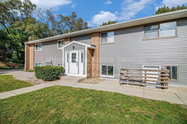 Building Photo - 1015 36th St SW