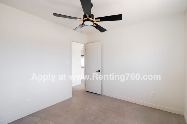 Building Photo - Modern Comfort in Scenic Landers