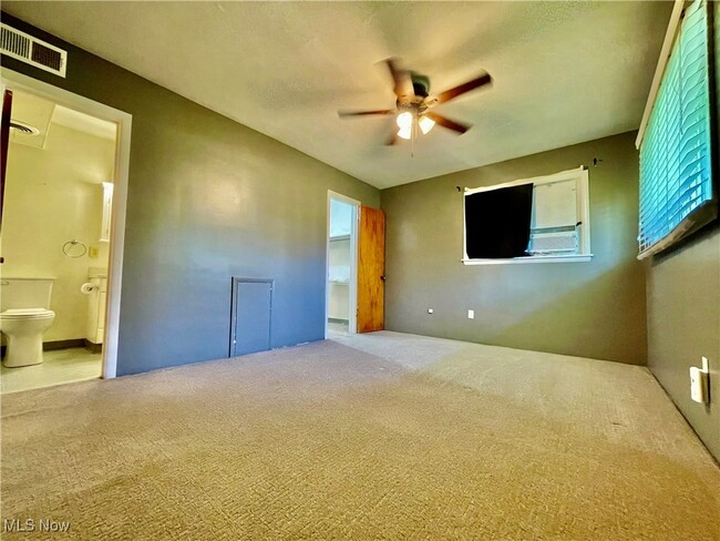 Building Photo - 1379 Barlow Rd