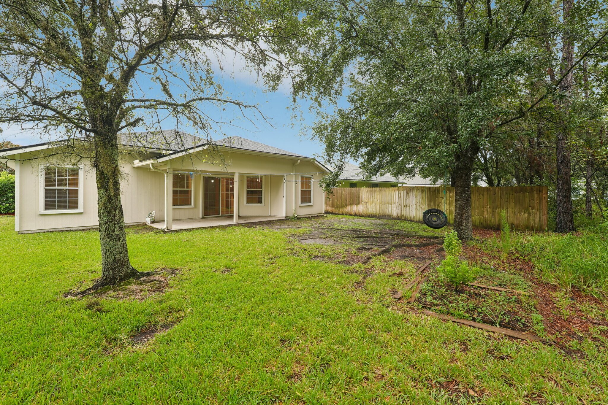 Building Photo - 808 South Edenbridge Way