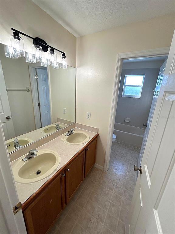 Building Photo - 5518 Willow Bend Trail