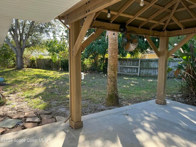 Building Photo - 250 Debra Ct
