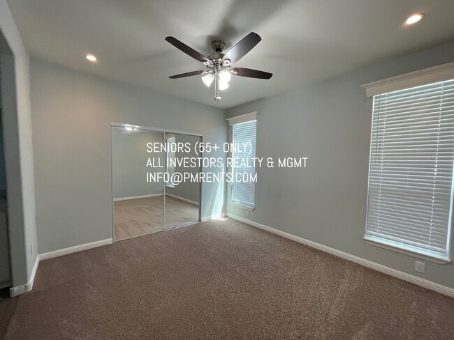 Building Photo - 141 Douglas Dr