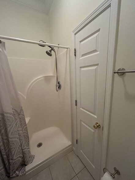 Building Photo - 4 Yacht Club Dr