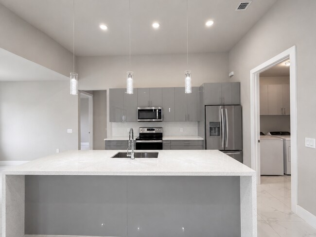Building Photo - Move In Special! Pool Home with Canal View