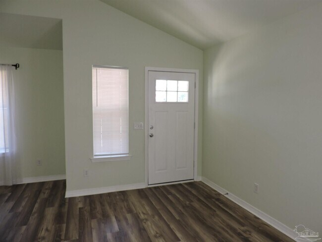Building Photo - 508 E Gonzalez St