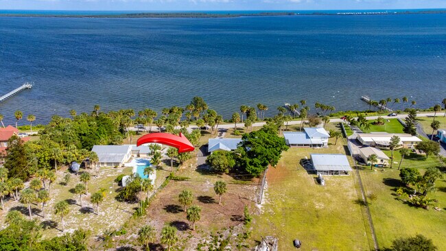 Building Photo - 4003 S Indian River Dr