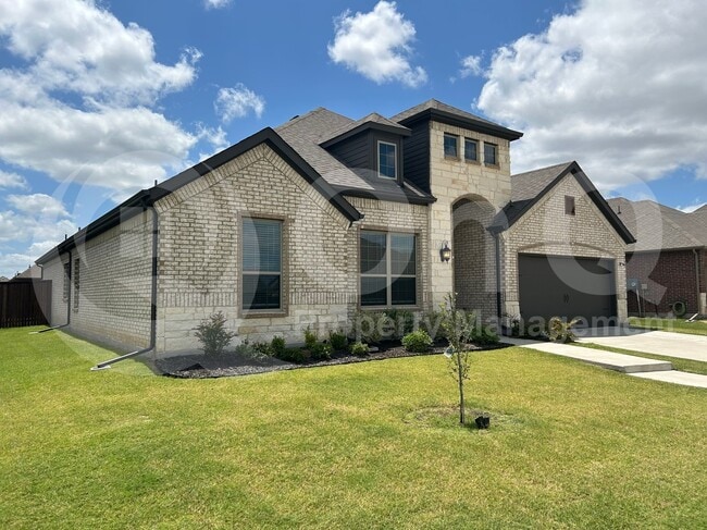Building Photo - 533 Oleander Dr