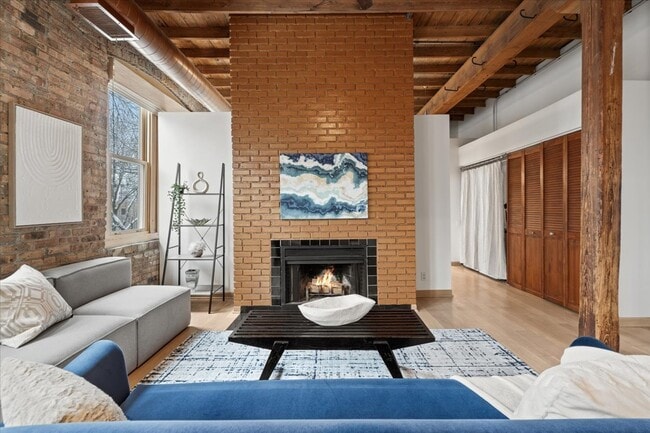 Building Photo - 2510 N Wayne Ave