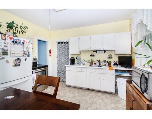 Building Photo - 11 Nelson St