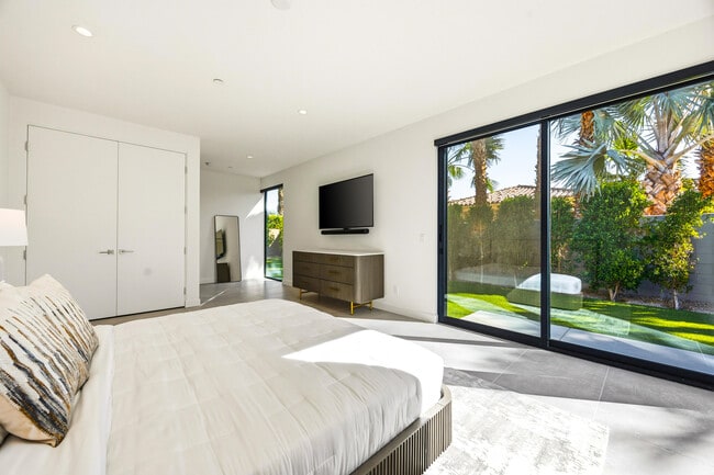 Building Photo - 57880 Salida del Sol