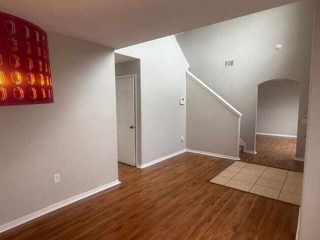 Building Photo - LARGE Single family home in Poinciana