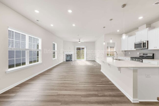 Building Photo - 14023 Turncloak Dr