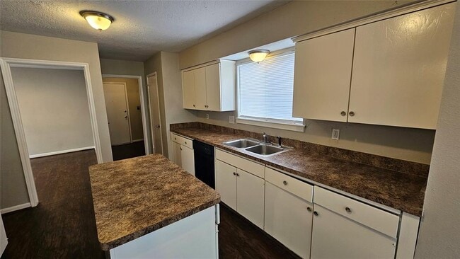 Building Photo - 10022 Windriver Dr