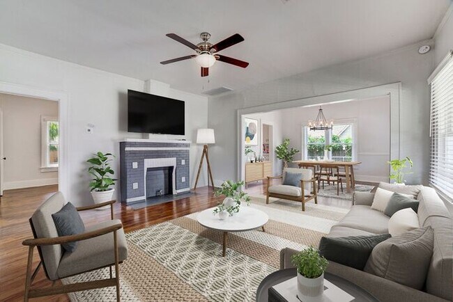 Building Photo - Charming 3/1 Near TU! Make this your new home!