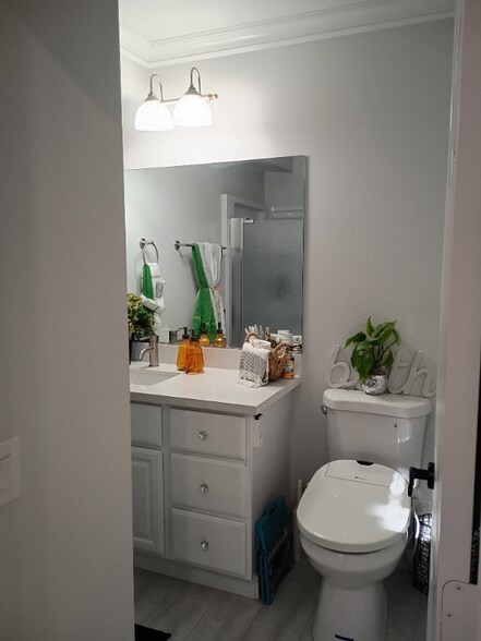 Building Photo - 511 S Monterey St