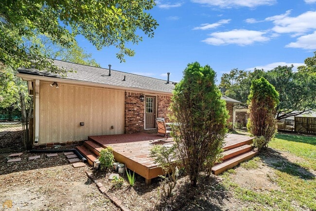 Building Photo - 3730 Marlborough Dr