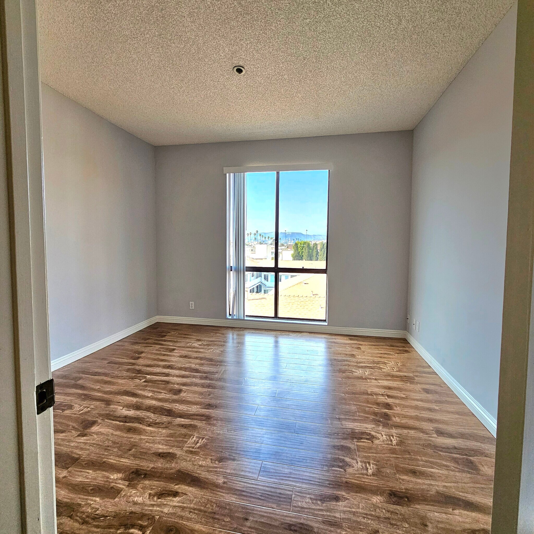 bedroom - 533 S St Andrews Pl