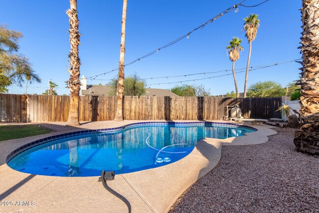 Building Photo - 2361 E Riviera Dr
