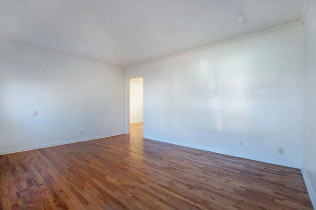 Building Photo - Pet Friendly Three Bedroom with Basement!